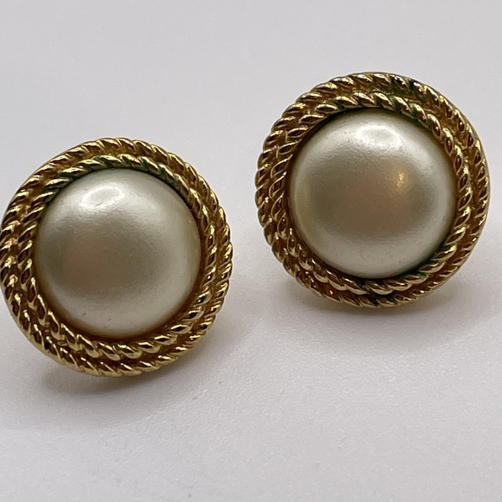 Earrings Vintage Faux Pearl Round Metal Gold Tone Pierced Stud Jewelry