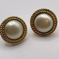 Earrings Vintage Faux Pearl Round Metal Gold Tone Pierced Stud Jewelry