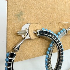 VTG G.H. Bass & Co Silver Tone Blue Seed Bead Accent Border Medium Hoop Earrings