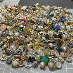 Vintage-now Costume Jewelry makeing Lots button Read Description 50pcs