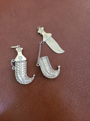 Vintage Arabic Dagger Pin Sword Brooch Unk Silver Tone