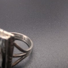 Vintage Signed T 105 Sterling Silver White Buffalo Ring Size 10 Split Shank
