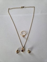 Vintage Avon Faux Amethyst Jewelry Set