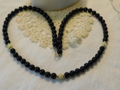 Black Onyx 14K Gold Beaded Necklace 18 inch w/ Trinket Soap stone box