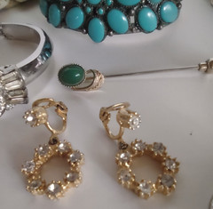 Costume Jewelry Lot Many Signed Kremenz Sancrest Dorsons BSK Monet Park Lane +