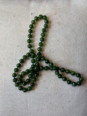 Vintage Natural Green Nephrite Jade Bead Necklace 32” Hand Knotted 10mm Beads
