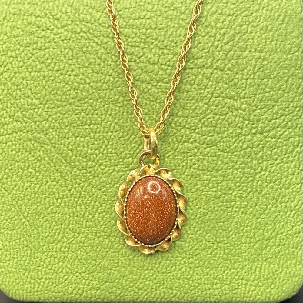 Vintage 12k Yellow Gold Filled Goldstone Pendant Necklace. Goes With Everything
