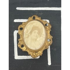 Antique Gibson Girl Portrait Brooch Real Photo Brass Frame c.1900