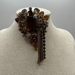 Vtg ‘50/‘60 Alice Caviness Brooch. Crystal/ Glass and dangling fringe. See pics.