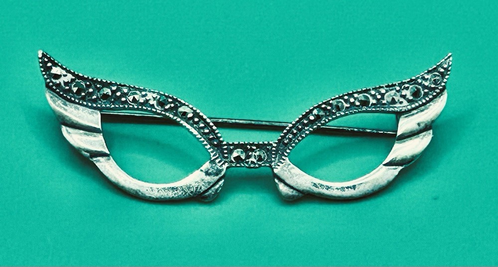 Vntg Signed MC Michael Conroy Sterling Silver Marcasite Cat Eye Glasses Brooch