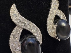 Vintage Fifth Avenue Collection Butler Crystal Rhinestone Earrings Silver Studs