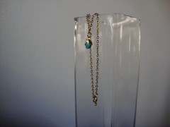 VTG GOLD PLATED LEAVES TURQUOISE NUGGET + GOLD PLATED 8.5″ ANCHOR CHAIN BRACELET