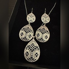 NEW Matching Set of Silver Teardrop Statement Necklace & Dangle Earrings