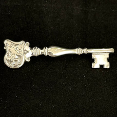 Skeleton Key Towle Sterling Silver Brooch Bar Pin Rampant Lion Signed