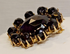 B51 VINTAGE RHINESTONE MOURNING BROOCH PIN JET BLACK STONE CABOCHON UNSIGN 1.25″
