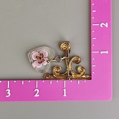 Vintage Dried Pink Flower Brooch Heart Dangle Gold Plated Bracket 1.25″