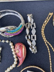 Mixed costume jewelry rhinestones lot a lot of nice pieces d6