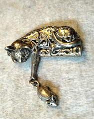 Vintage Jezlaine Sterling Silver Cat Playing with Mouse Brooch (179 – 2679)