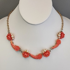Vintage Rose Necklace Peach Celluloid Flowers Linked Faux Pearl 17″