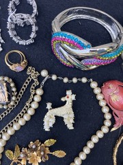 Mixed costume jewelry rhinestones lot a lot of nice pieces d6