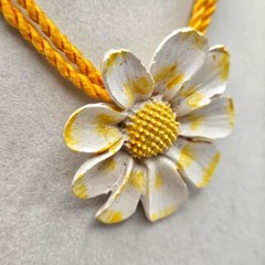 NEW VINTAGE Lisner 3D Daisy Flower Pendant Twisted Cord Choker Necklace