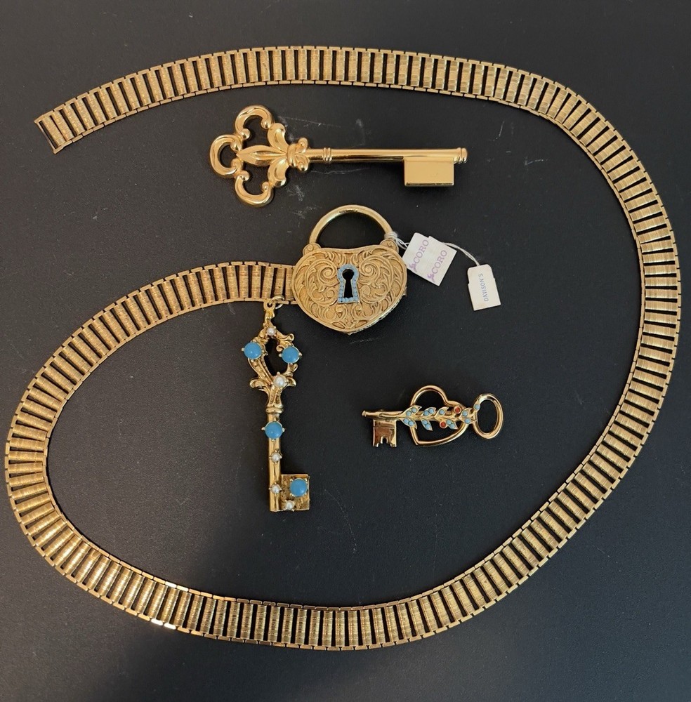 VTG NWT CORO BOOKCHAIN LOCK & KEY BELT + 2 KEY BROOCHES, 1 STERLING BOOK PIECE!