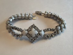 Kramer Vintage 1950″s Milk Glass Rhinestone 7″ Bracelet Silver Tone W26