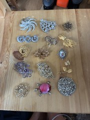 Vintage Brooch Jewelry Lot Estate Flowers Cats Turtle Rhinestones Sparkles #1