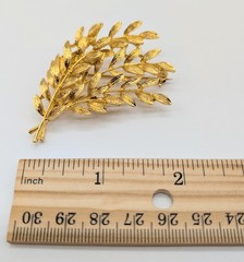 Leaves Leaf Brooch Pin Brushed Gold Tone Fall Autumn Foliage