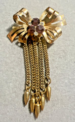 Vintage Coro Bow Brooch Pin Purple Rhinestone Gold Tone Dangle Dangling Chains