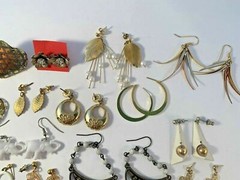 Earring Lot (14) Pairs Pierced Heart Elephant Hoops Gold Tone White Vintage
