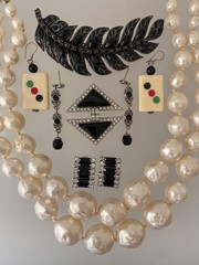 LARGE LOT ESTATE VINTAGE & NOW JEWELRY ALL WEARABLE MANY SIGNED OVER 40 PCS