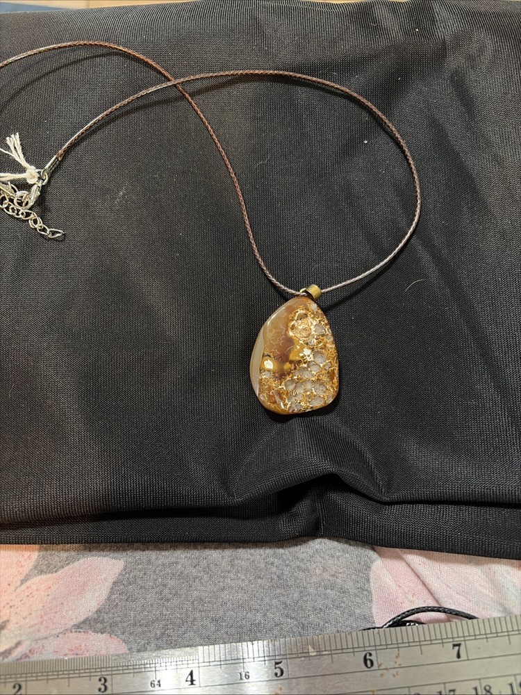 Agate Necklace Vintage Gold Tone with 18 Leather Cord