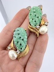 JOMAZ VTG GOLDTONE RHINESTONE FAUX JADE FAUX BAROQUE PEARL EARRINGS AS IS K285E