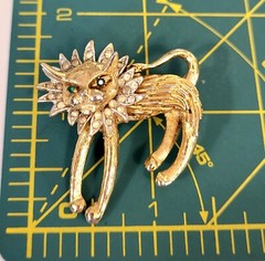 Vintage Fierce Green Eyed Lion Cat Brooch Pin Mane w/Rhinestones G.T. ~Unbranded