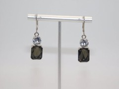 A608-VINTAGE PIERCED EARRINGS~VERY DARK GREY/CLEAR STONES~SILVER TONE~1.5″ DROP