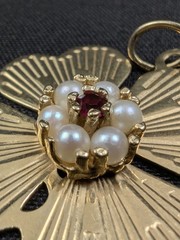 Vintage 14K Gold Pearl Ruby Four Leaf Clover Pendant Charm 3.07g