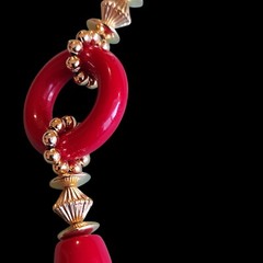 Vintage 32in Gold Tone Cherry Red Acrylic Plastic Statement Necklace Beaded