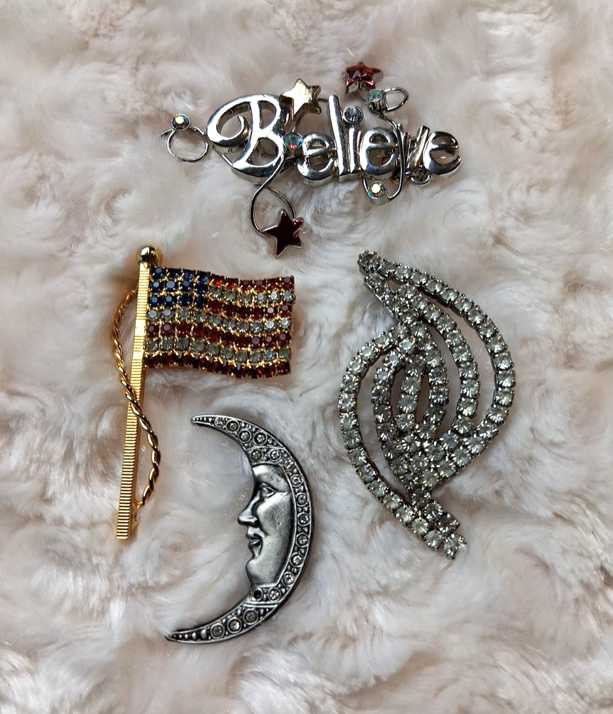 Flag & Others Brooches set of 4