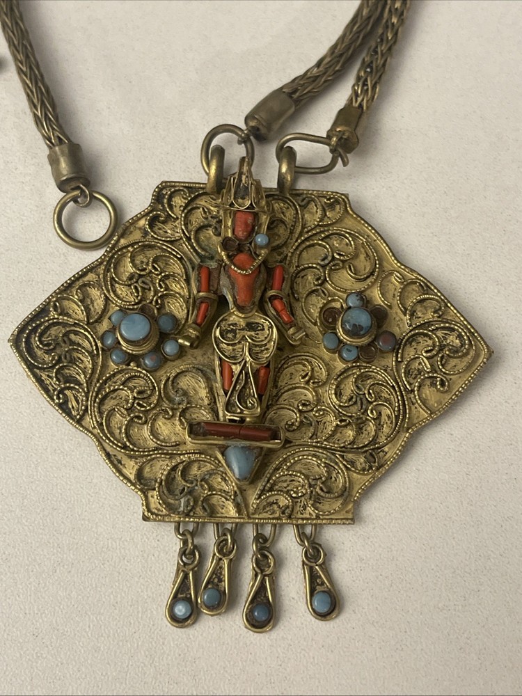 Vintage Nepal/Tibetan Brass Metal Coral Turquoise Stones Buddha Necklace ￼