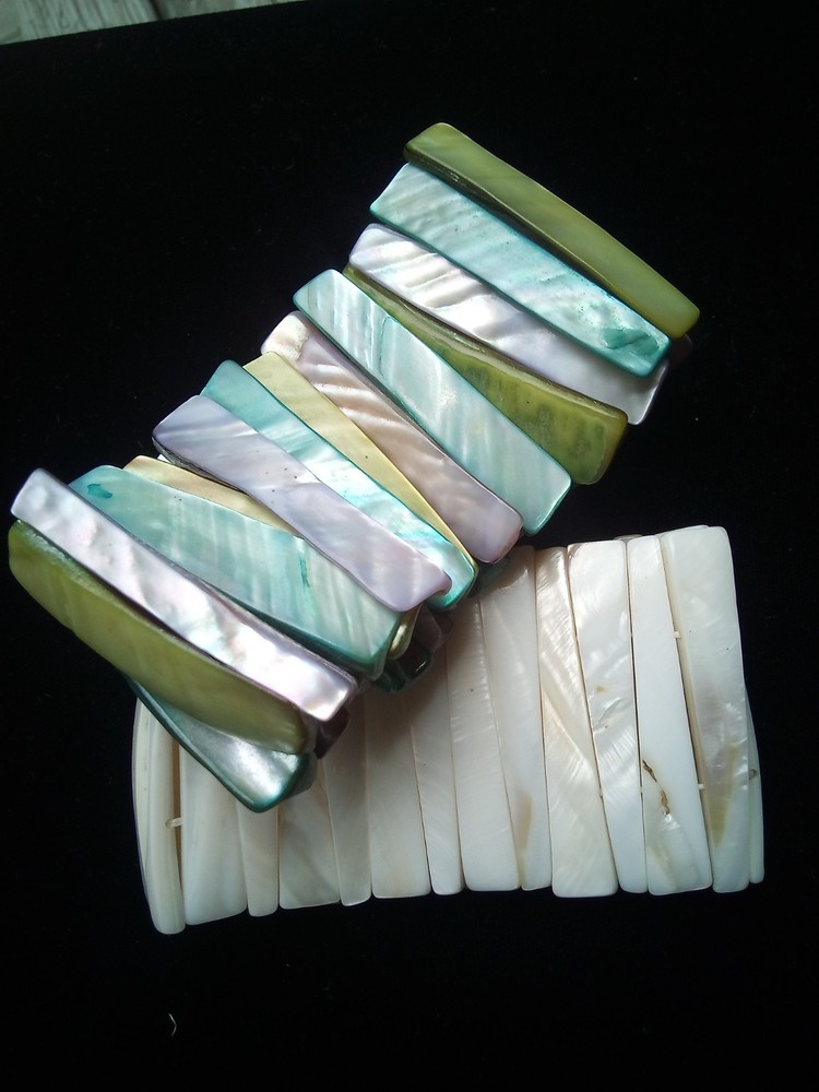 Lot of 2 Vintage Mother-of-Pearl Abalone Shell Stretch Bracelets 1-3/4″ Wide