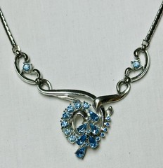 Vintage Mid Century Estate Silver Tone Blue Rhinestone Focal Choker Necklace n03