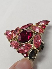 Vintage Figural Fucshia Pink Rhinestone Brooch Pin Signed EDLEE Clip On Earrings