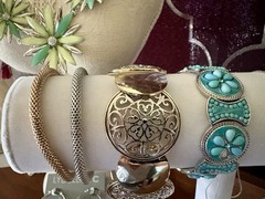 18 Pc Large Lot Vintage Costume Statement Jewelry Burgundy Green Blue Bracelets