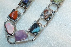 11 Semi-Precious Stones on Silvertone Link Bracelet Costume Jewel 7.75″ long