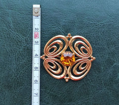Vintage Starburst Round Gold Tone Brooch Glass Crystal Rhinestone Pin 1970