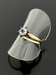 10k – 14k Gold Diamond & Sapphire Cluster Flower Ring Vintage 1980’s 2.1 grams