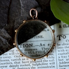 LOVELY ANTIQUE VICTORIAN ENGLISH 9K GOLD DOUBLE LOCKET PENDANT c1890