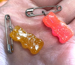 Vintage Sugar Rush Original Gummy Bear Jewelry Plastic Charms Saftey Pin 200+