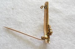 Antique Edwardian 15K Gold, 21 Pearl & 3 Almandine Garnet Crescent Brooch